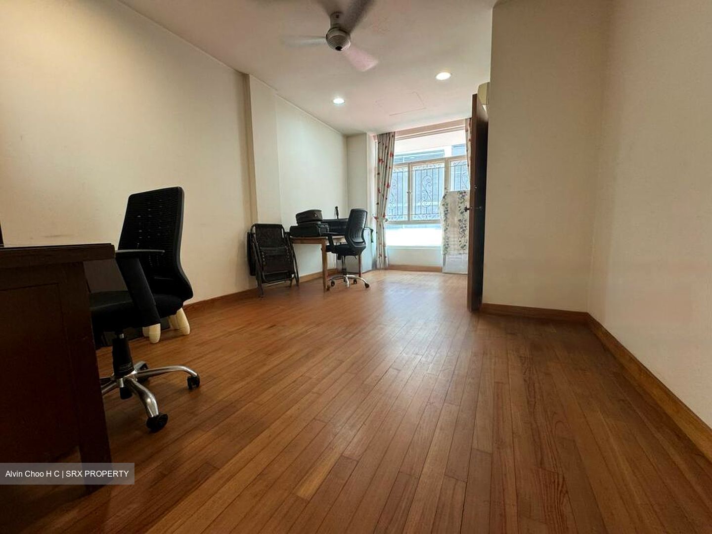 People's Garden (D19), Terrace #455980491